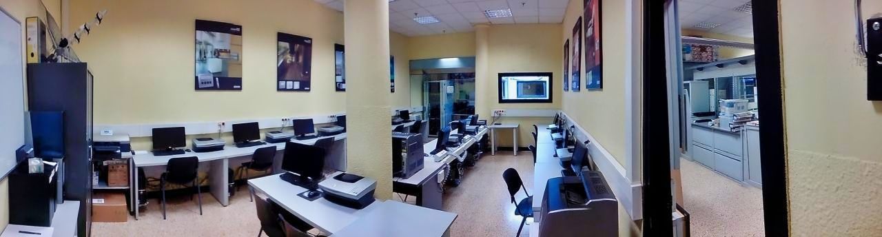 Escuela para instaladores en barna